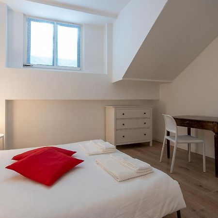 City Centre Apartment - 10 Minutes To Duomo - Free Wifi E Netflix Milão Exterior foto