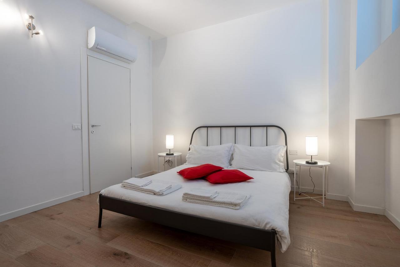 City Centre Apartment - 10 Minutes To Duomo - Free Wifi E Netflix Milão Exterior foto