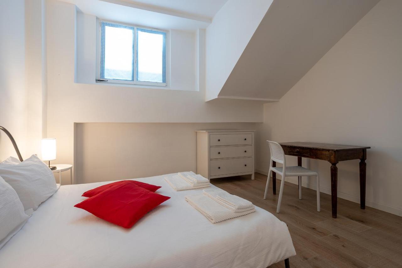 City Centre Apartment - 10 Minutes To Duomo - Free Wifi E Netflix Milão Exterior foto